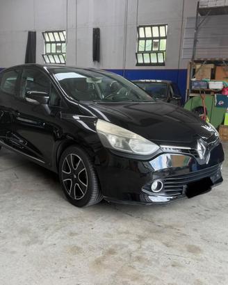 Renault Clio 1.2 75CV 5 porte neopatentati
