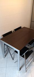 Tavolo e 4 sedie