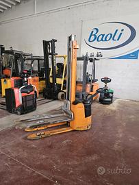 Stoccatore elettrico portata 1200 kg marca STILL