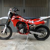 Swm rs 125 r