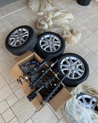 Ammortizzatori e gomme Ford fiesta