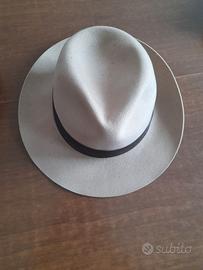 Cappello da donna vintage firmato