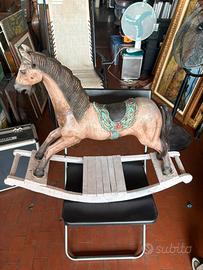 Cavallo a dondolo antico vintage
