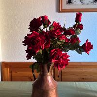 Fiori artificiali+caraffa in rame vintage