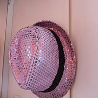 cappello con paillettes 