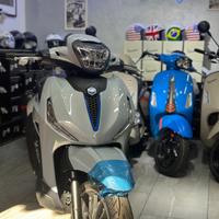 Piaggio Beverly 400 i.e. Beverly 400 s grigio merc