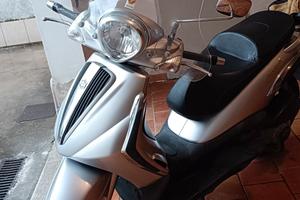 Piaggio Beverly iè 250 tourer 