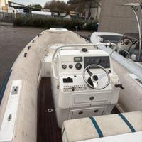 Gommone lady in blue