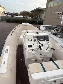 Gommone lady in blue