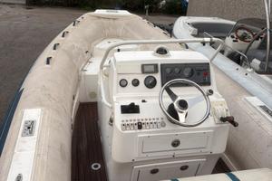 Gommone lady in blue