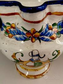 Vaso versatoio grottesca marchio Urbino Sec. XVI