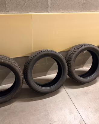 Gomme invernali 215/50 R18