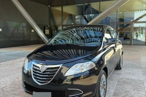 Lancia ypsilon 1.2 69CV 2013