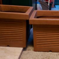 vasi in resina millerighe marca Elbi 