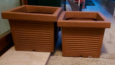 vasi in resina millerighe marca Elbi 