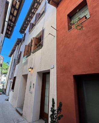 CASA IN LINEA RISTRUTTURATA INTEGRALMENTE