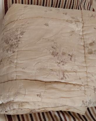 Piumone leggero letto una piazza