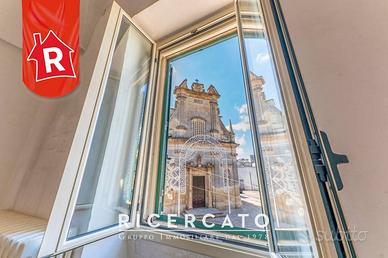 TERRA-CIELO D'EPOCA NEL CENTRO STORICO DI SAN DONA