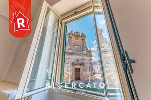 TERRA-CIELO D'EPOCA NEL CENTRO STORICO DI SAN DONA