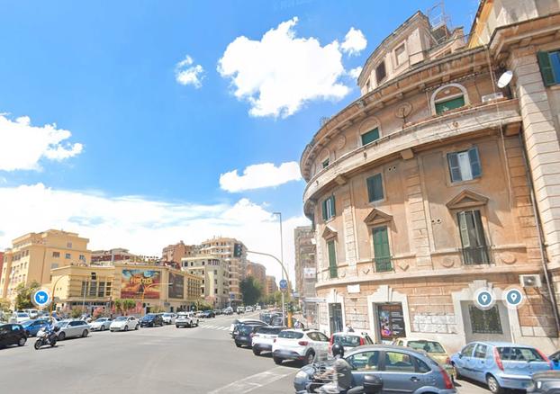 Tiburtina stanza singola ristrutturata con balcone