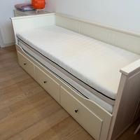 Divano letto Hemnes Ikea completo di 2 materassi