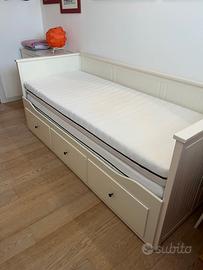 Divano letto Hemnes Ikea completo di 2 materassi