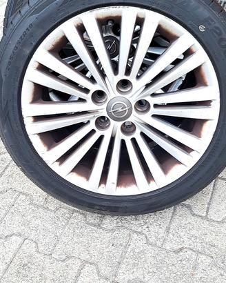gomme 245/45ZR 18