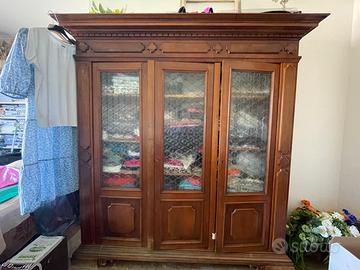 LIBRERIA IN LEGNO CON ANTE A VETRO