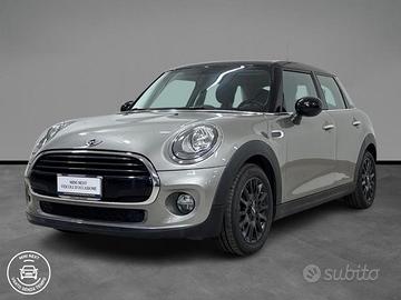Mini Cooper D 1.5 D Cooper D Boost Auto