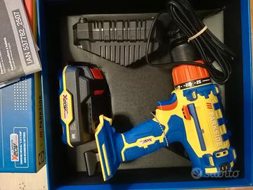 trapano avvitatore completo di batterie nuovo 