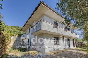 Appartamento di 130 m² con 3 locali a Francavilla 