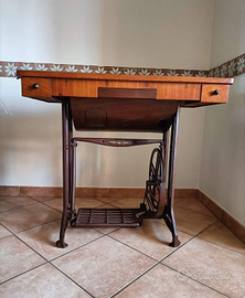 Scrivania macchina da cucire