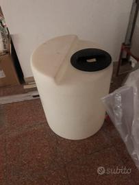 Contenitore per acqua in plastica