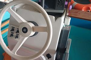 boston whaler 4.30 con yamaha 25 cv 4 t.