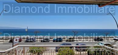 Appartamento fronte mare a Roccalumera