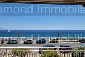 Appartamento fronte mare a Roccalumera