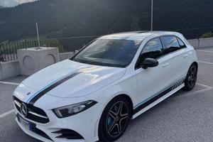 MERCEDES A220 4MATIC AMG-LINE