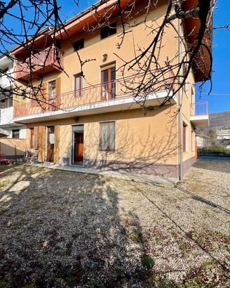 Casa indipendente di 270 m² con 5 locali e box aut