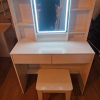 Mobile toeletta trucchi