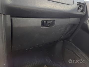 Cassetto portaoggetti MITSUBISHI PAJERO del 1997