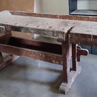 Antico banco da falegname