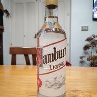 Bottiglia da 70 cl di Sambuca liquore italiano