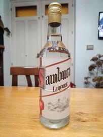 Bottiglia da 70 cl di Sambuca liquore italiano