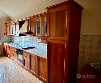 Cucina in legno massello_ 4,75metri