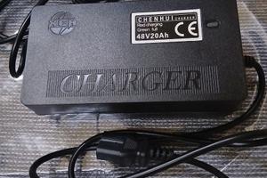 Carica batteria scooter elettrico nuovo