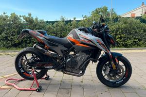 KTM DUKE 790