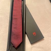 Tudor Cravatta Bordeaux In Seta Nuova Completa