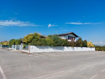 Villa di recentissima costruzione