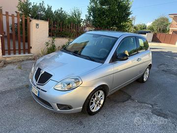 Lancia Ypsilon 1.2 69 CV Unyca