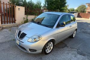 Lancia Ypsilon 1.2 69 CV Unyca